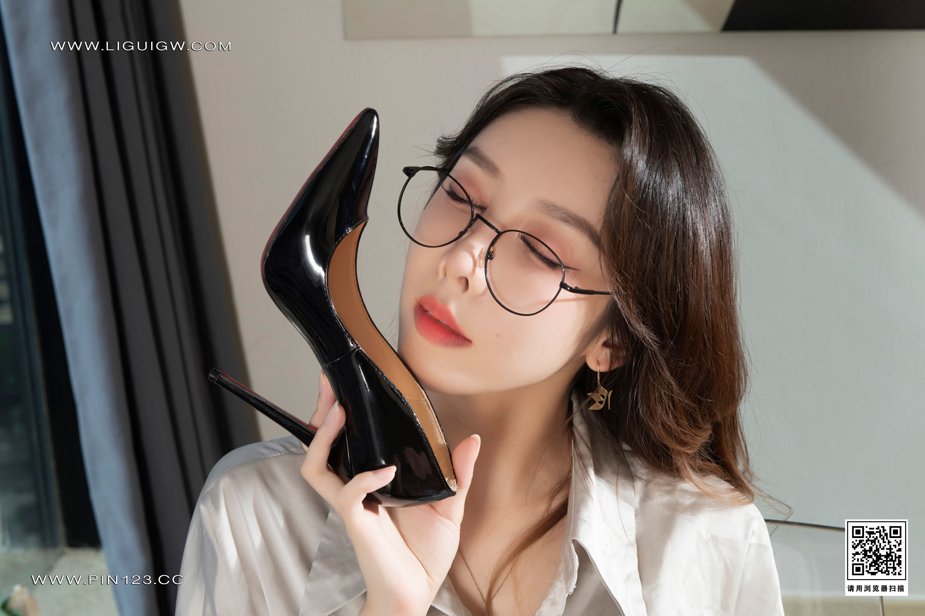 Ligui丽柜  2024.09.09 灰丝女秘 兔子